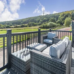 https://red-wood-lodge-uk40849.yorkshirehotels.net